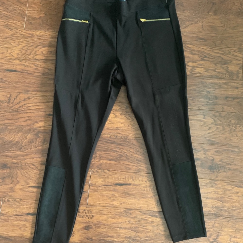 SALE❗️ Black Old Navy Stevie Pants w/ Gold Zipper